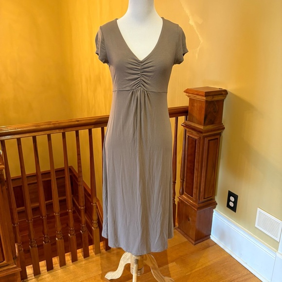 Boden Midi Dress with V-Neck and Cap Sleeves Wmn’s 6L - Picture 1 of 8